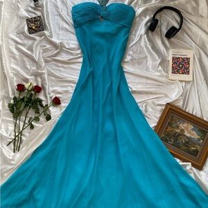 Elegant Blue 100% Silk Evening Gown